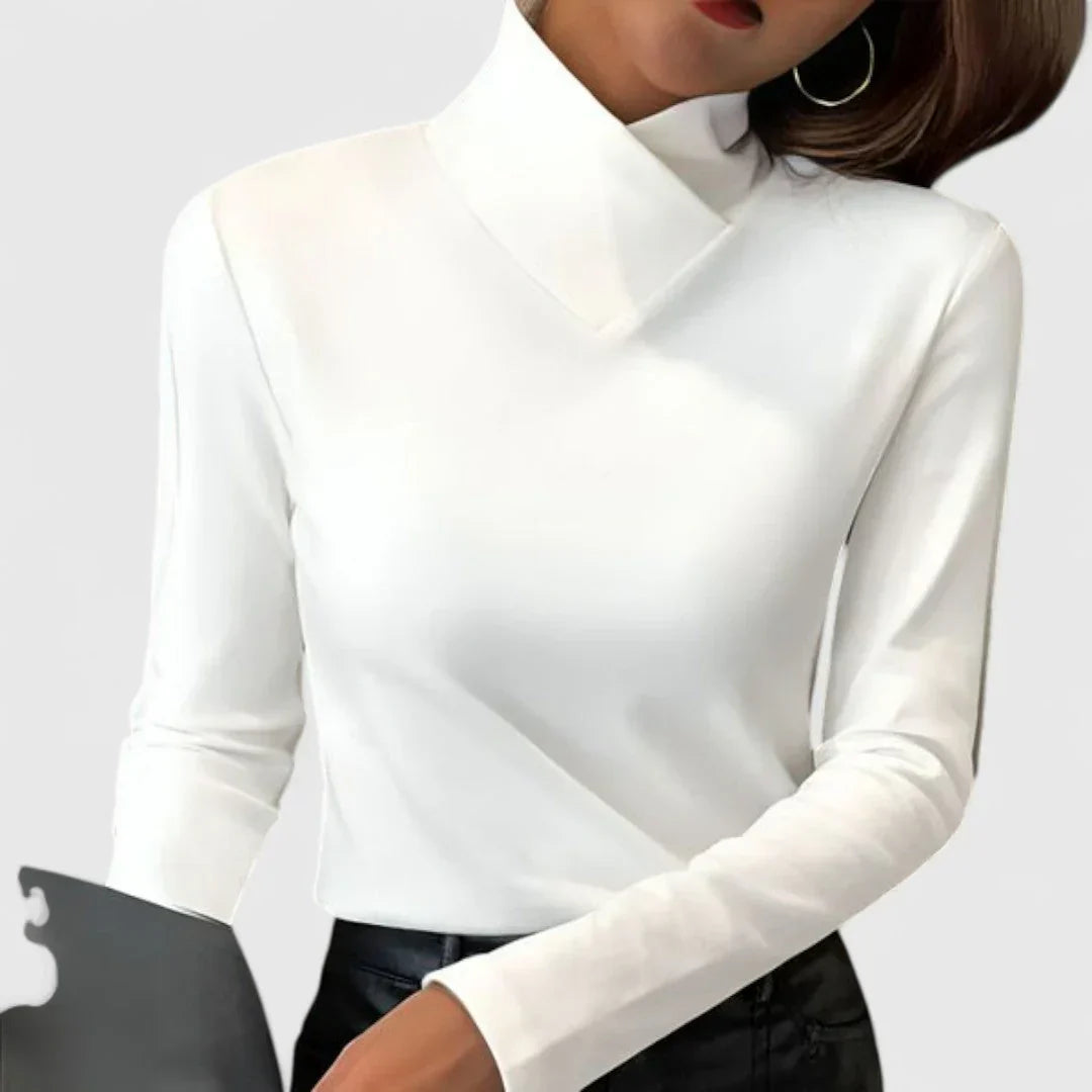 Margaret Robinson | Elegant Turtleneck Fit