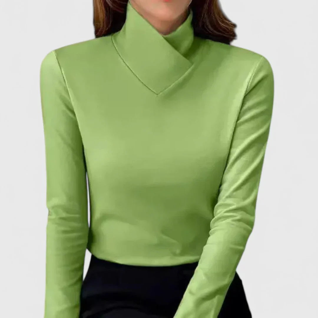 Margaret Robinson | Elegant Turtleneck Fit
