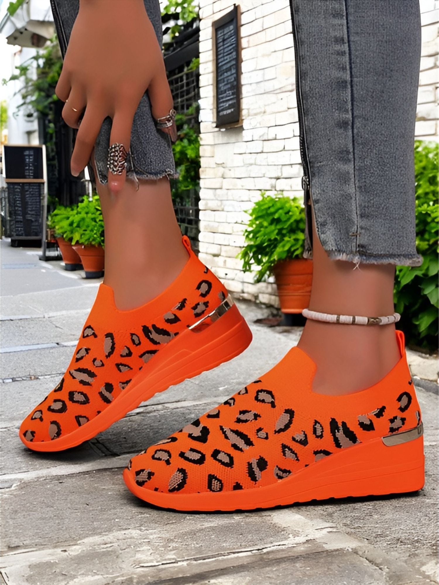 Margaret Robinson | Casual Sneakers