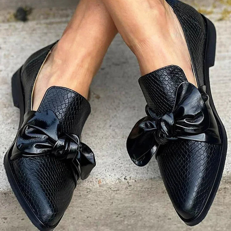 Margaret Robinson | Black Loafer With Shiny Bow