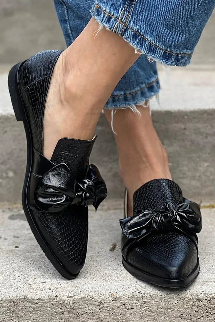 Margaret Robinson | Black Loafer With Shiny Bow